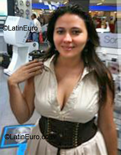 Date this nice looking Costa Rica girl Obdul from San Jose CR90