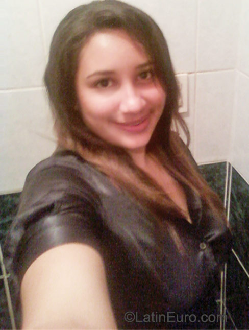Date this sultry Honduras girl Genesis from El Progreso HN442