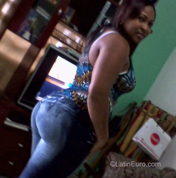 Date this passionate Panama girl Yina from Panama City PA172