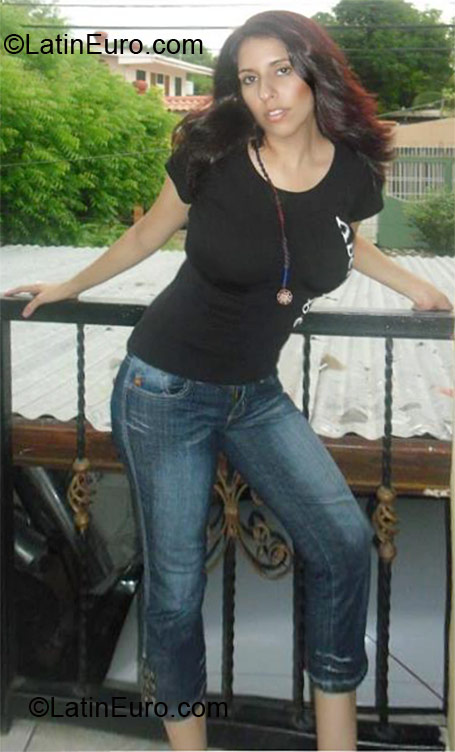 Date this lovely Nicaragua girl Lucy from Managua NI79
