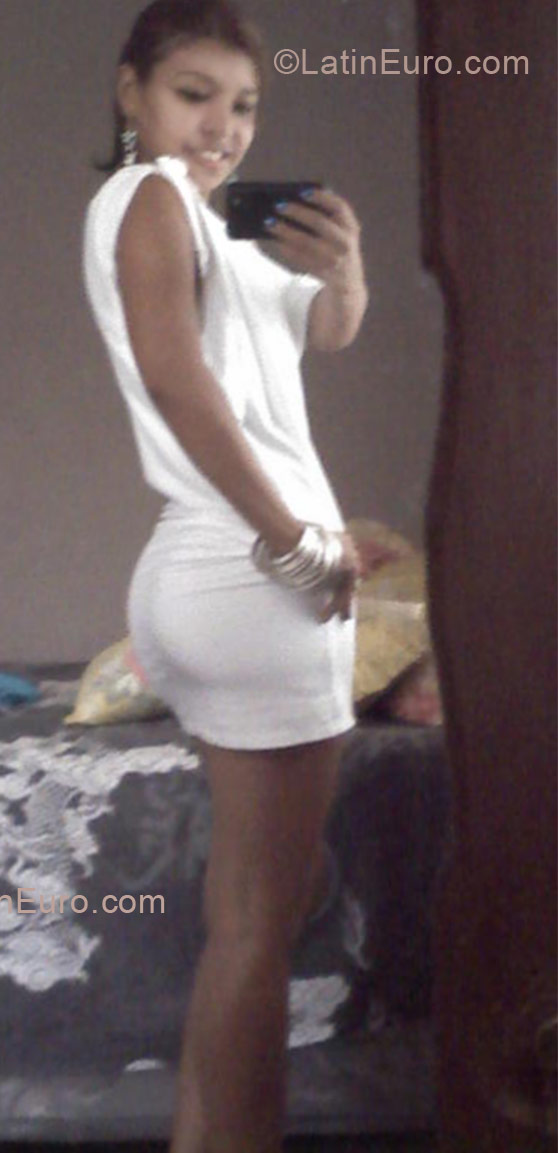 Date this happy Honduras girl Winora from La Ceiba HN1144