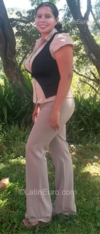 Date this fun El Salvador girl Sonia from El Salvador SV34