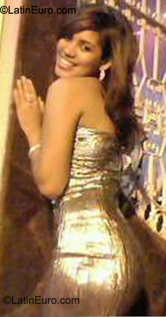 Date this happy Nicaragua girl Jennifer from Leon NI94