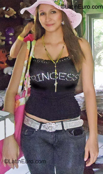 Date this good-looking Honduras girl Keyla from Puerto Cortes HN2349