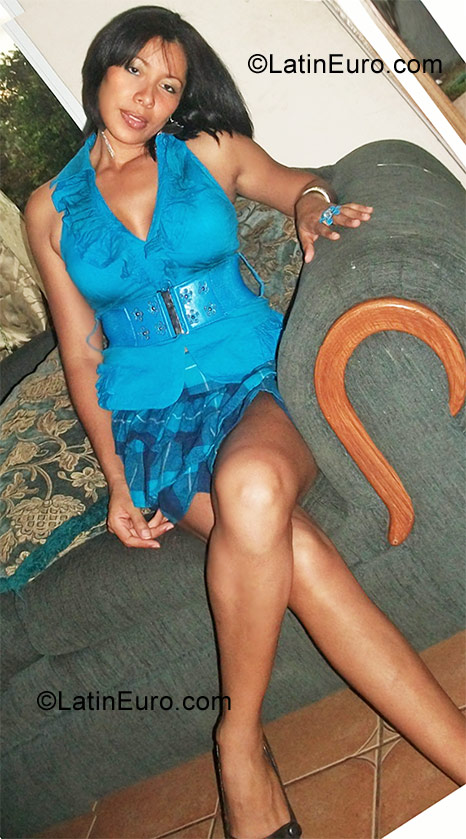 Date this gorgeous Panama girl Marielena from David PA254