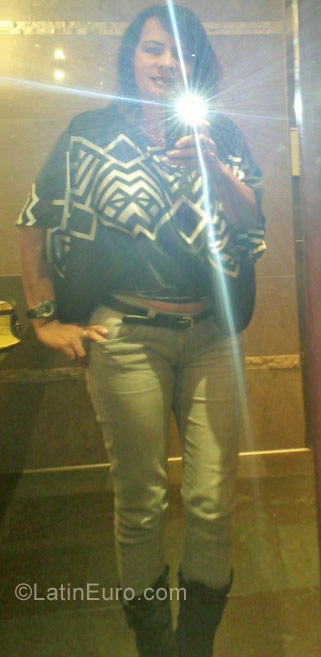 Date this sensual United States girl Valery from Phoenix BR6505
