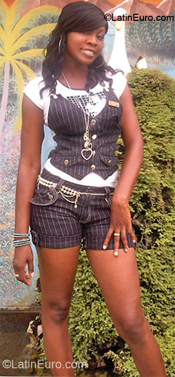 Date this sensual Jamaica girl Deli from Montego Bay JM490