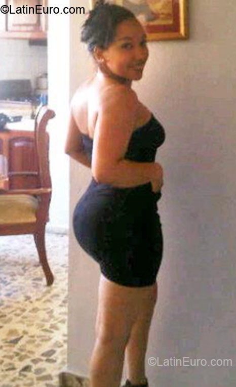 Date this gorgeous Dominican Republic girl Julia from San Francisco De Macoris DO11007