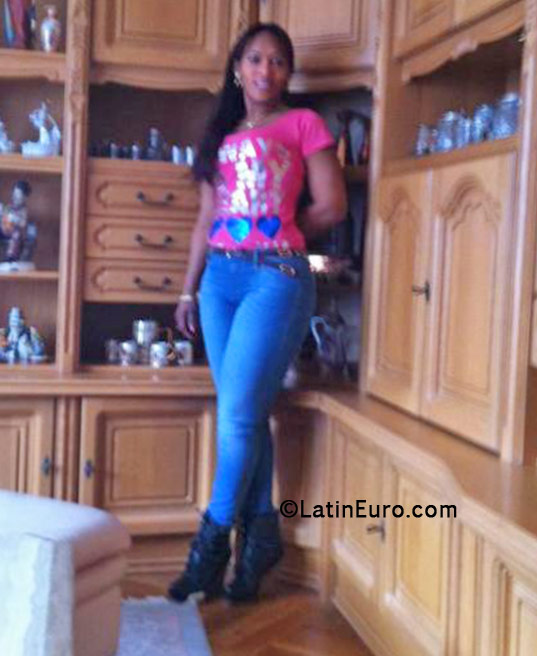 Date this stunning Spain girl Francia17 from Huesca ES236