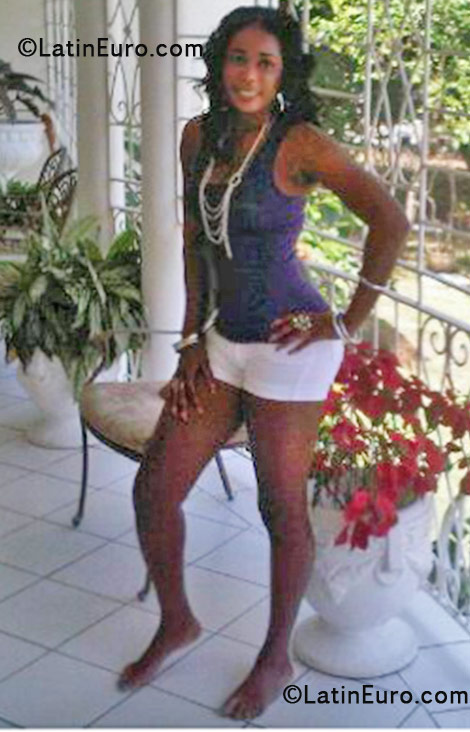 Date this beautiful Jamaica girl Avi from Kingston JM540