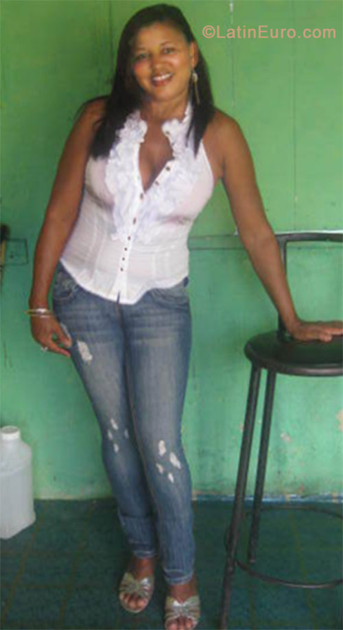 Date this cute Dominican Republic girl Belquis from San Francisco De Macoris DO11775