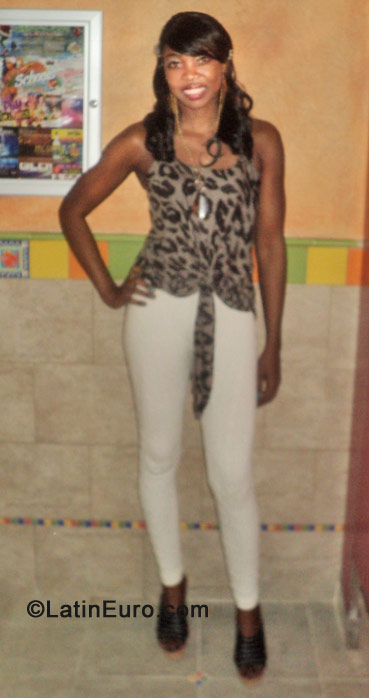 Date this athletic Jamaica girl Trine from Saint Ann JM2707