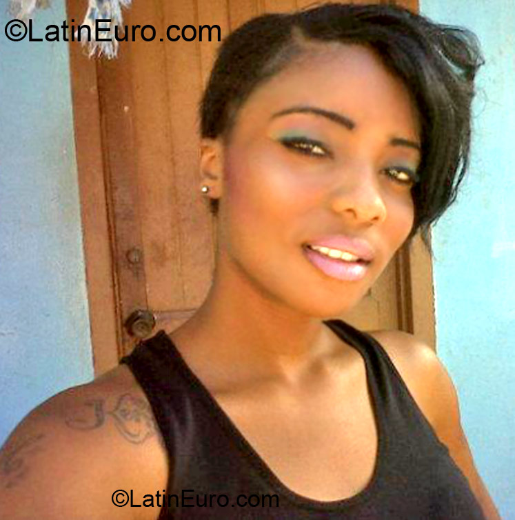 Date this good-looking Jamaica girl Sasha from Kingston JM2528