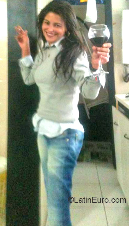 Date this athletic Brazil girl Regineia from Curitiba BR6948