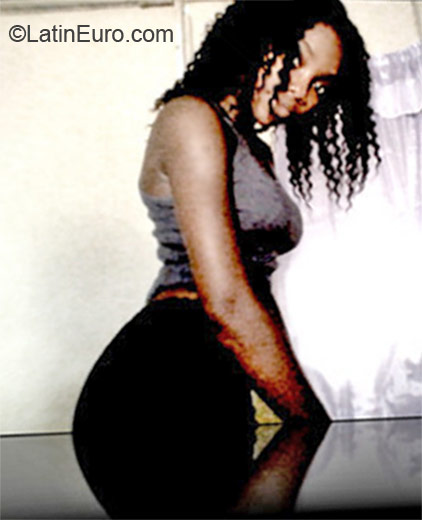 Date this charming Jamaica girl Ashley from Kingston JM711