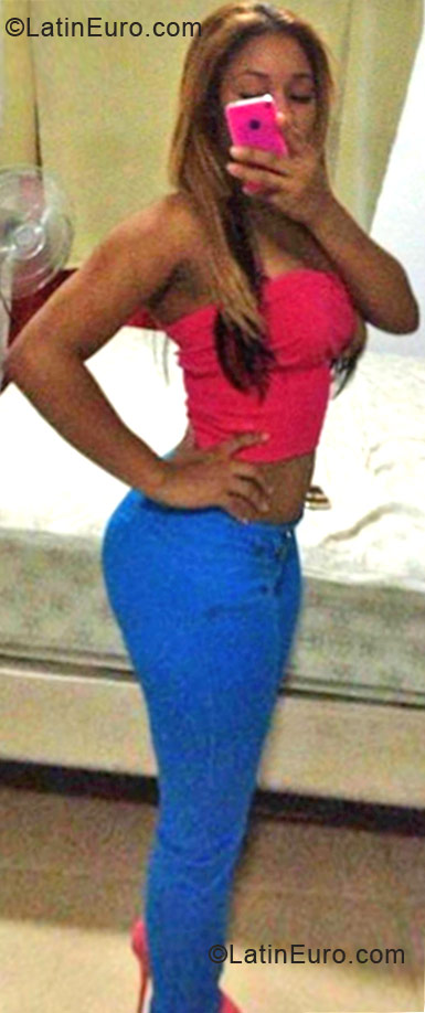 Date this nice looking Dominican Republic girl Elizabeth from Bonao DO33285