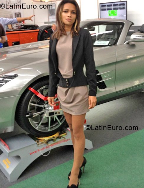 Date this beautiful Brazil girl Rejane oliver from Belem BR7156