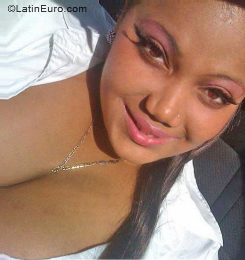 Date this voluptuous Jamaica girl Milan from Kingston JM830