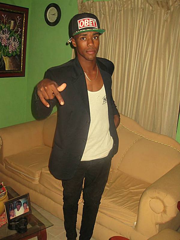 Date this young Dominican Republic man Carlos from Santo Domingo DO13337