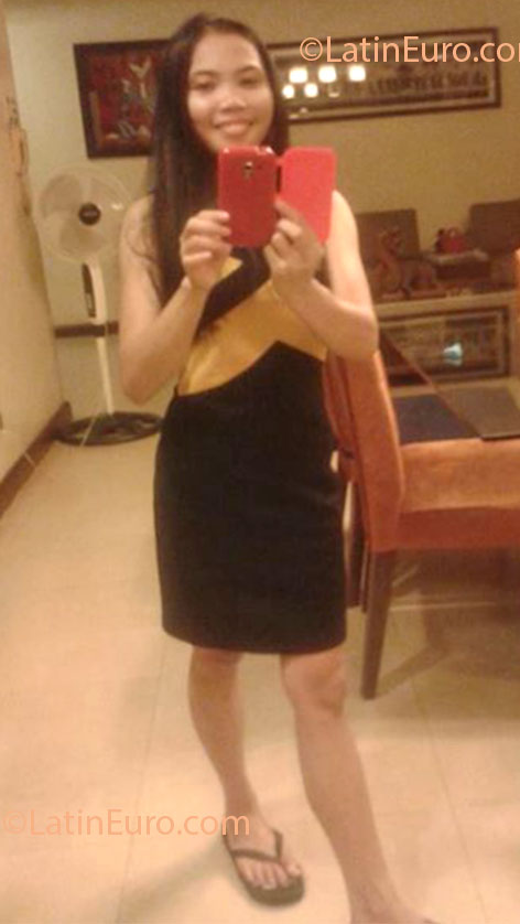 Date this good-looking Philippines girl Neriza from Iloilo City PH531