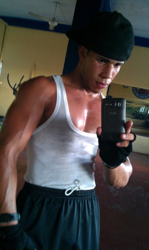 Date this nice looking Dominican Republic man Ariel from Santo Domingo DO13880