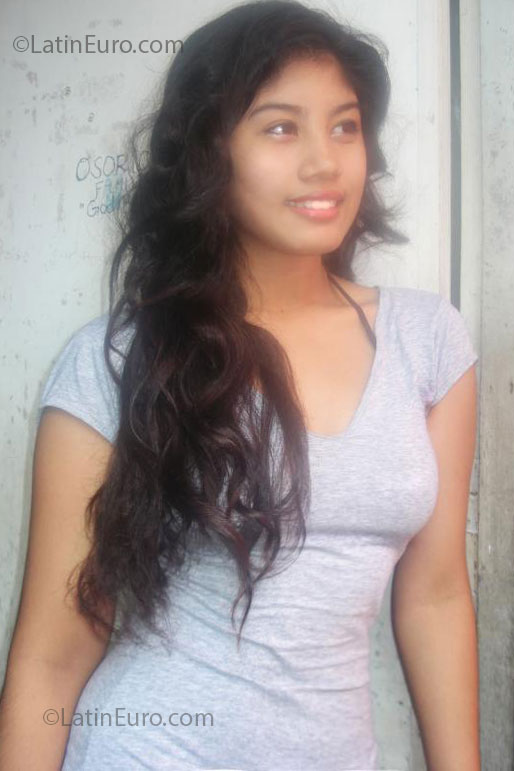 Date this stunning Philippines girl Sairene from Bulacan PH537