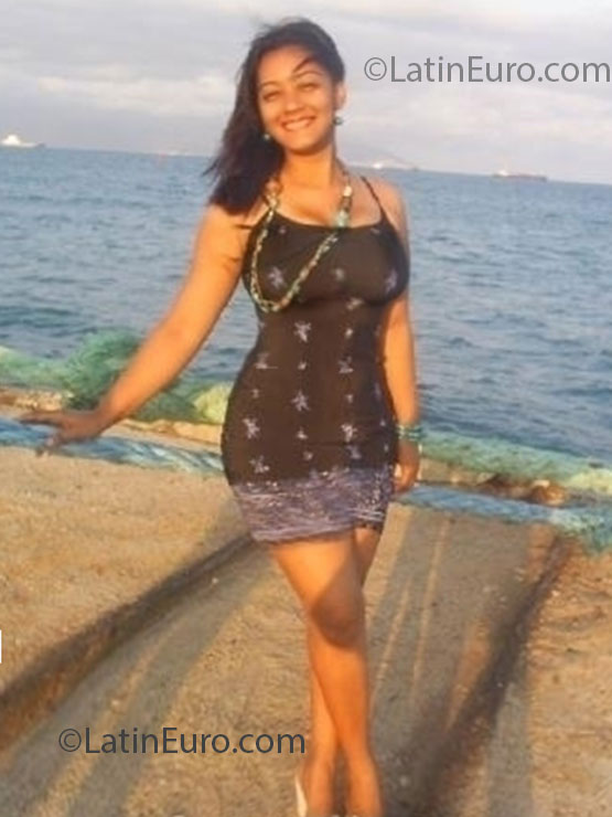 Date this passionate Dominican Republic girl Digna from Barahona DO22187