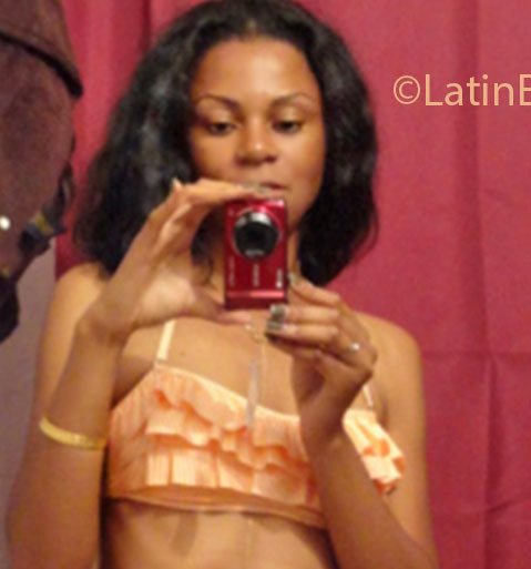 Date this delightful France girl Maryme from Paris FR191