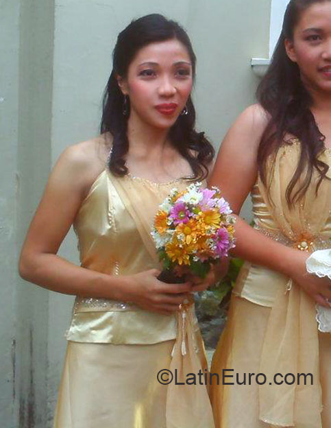 Date this happy Philippines girl Aileen from Manila PH558