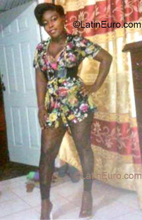 Date this hard body Jamaica girl Shantay from Kingston JM1118