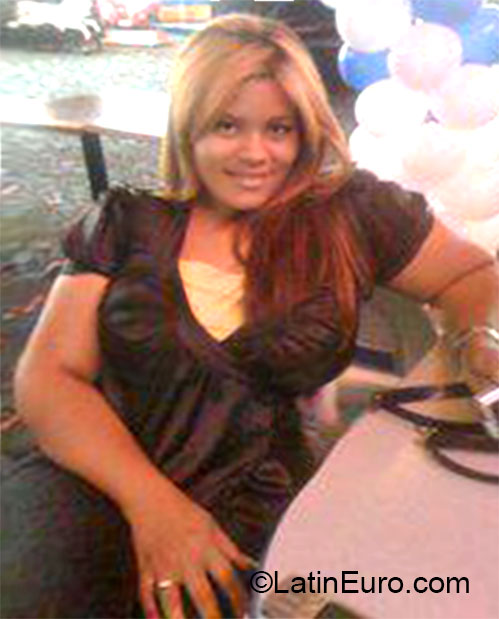 Date this nice looking United States girl Bienven LIz from Miami US14121