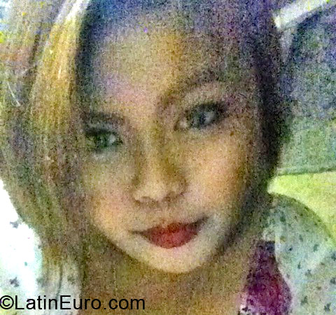 Date this attractive Philippines girl Toni from Bacoor PH561