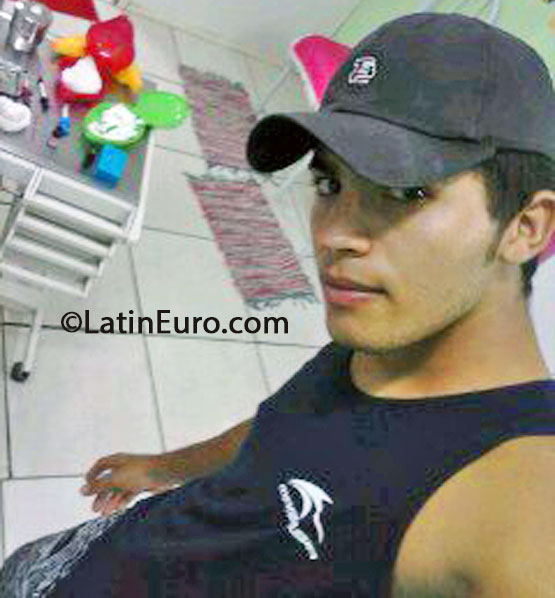 Date this pretty Brazil man Jakson from Ribeiro Goncalves BR7790