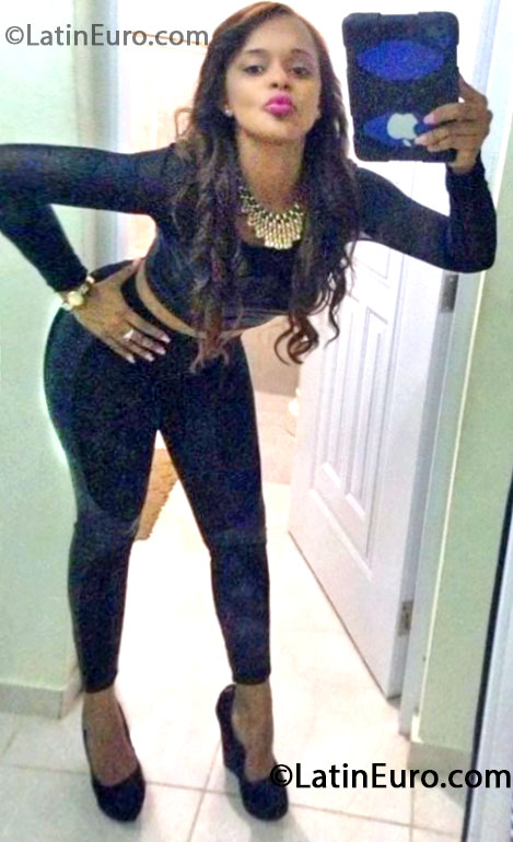 Date this exotic United States girl Reyna from Bronx - Santo Domingo US14341