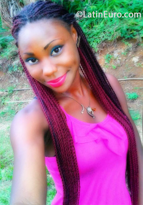 Date this passionate Jamaica girl Shamona from saint Ann JM1697