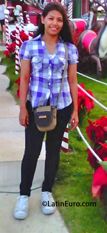 Date this hard body Philippines girl Charls from Manila PH579