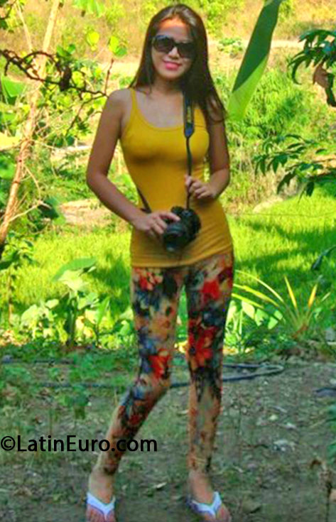 Date this attractive Philippines girl Mary Anne from Manila PH583