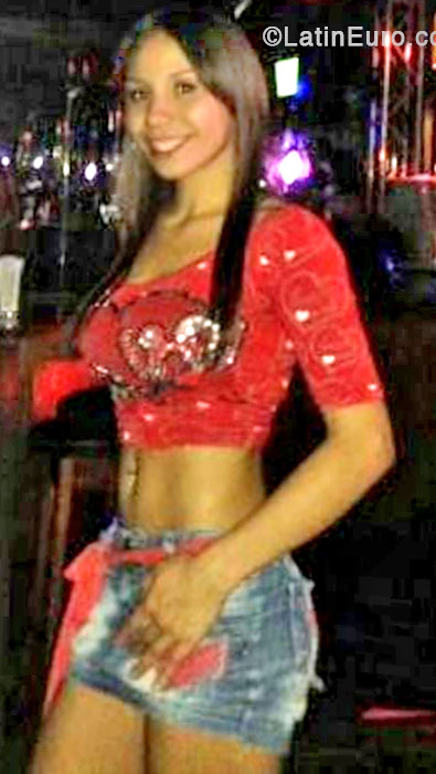 Date this nice looking Costa Rica girl Lau from Sanjose CR264