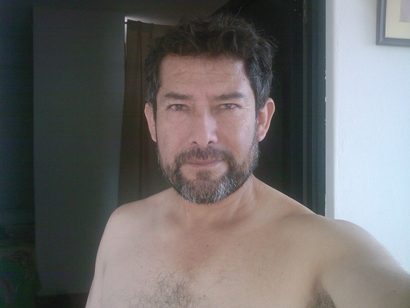 Date this charming Peru man Hugo from Santa PE838