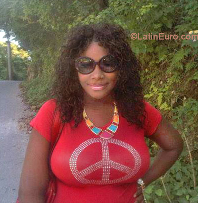 Date this happy Jamaica girl Felicia from Kingston JM1406