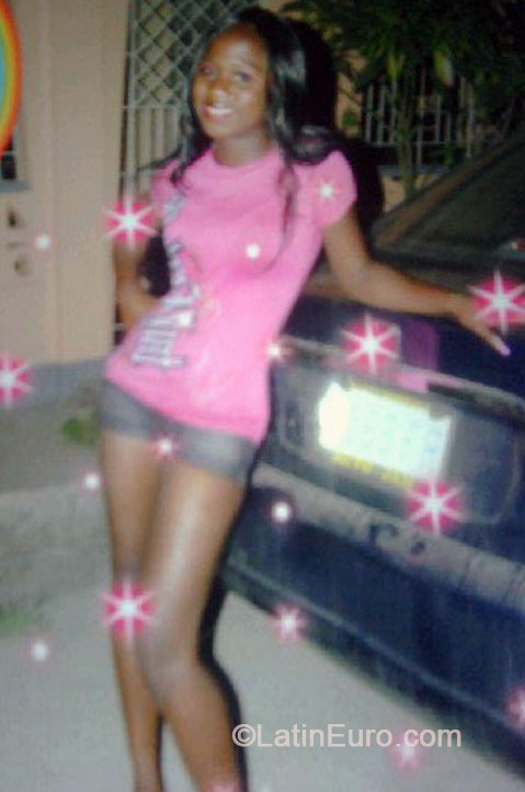 Date this athletic Jamaica girl Michelle from Kingston JM1418