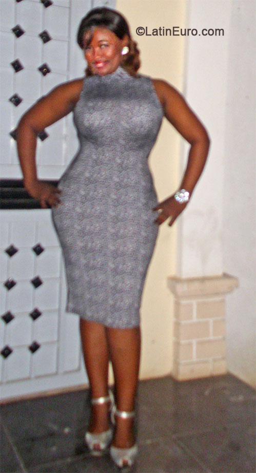 Date this delightful Angola girl Ermely from Luanda AO75