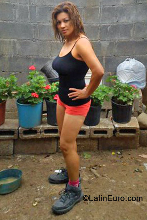 Date this happy Costa Rica girl Ali from San Jose CR272