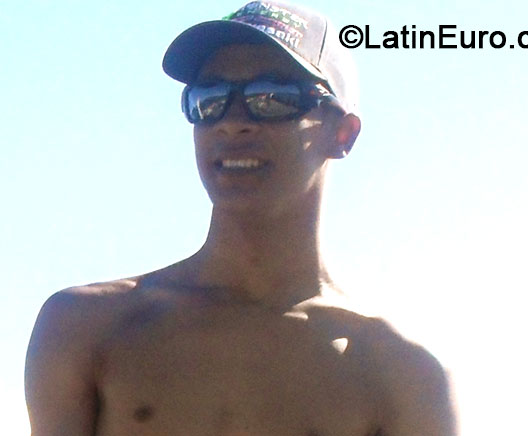 Date this hot Brazil man Jonathan from Rio De Janeiro BR8336