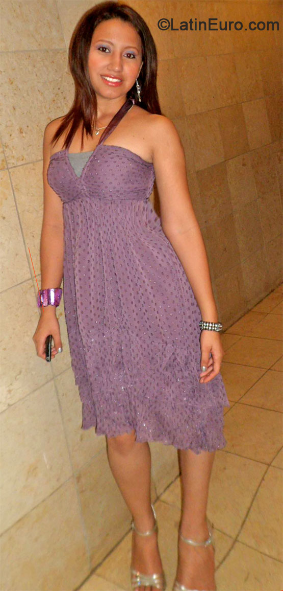 Date this happy Nicaragua girl June from Tipitapa NI162