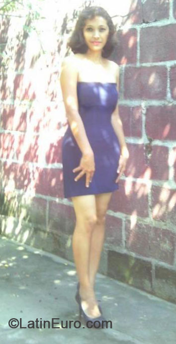 Date this young Honduras girl Larissa from San Pedro Sula HN912