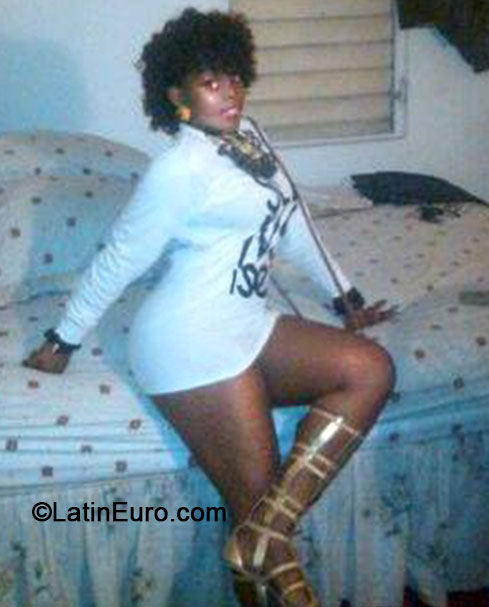 Date this happy Jamaica girl Tifania from Kingston JM1478