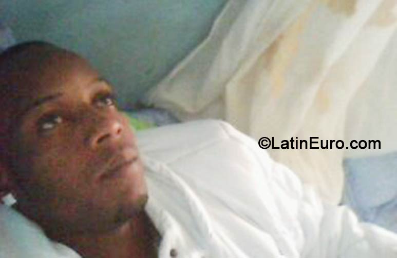 Date this gorgeous Jamaica man Omar from Kingston JM1525
