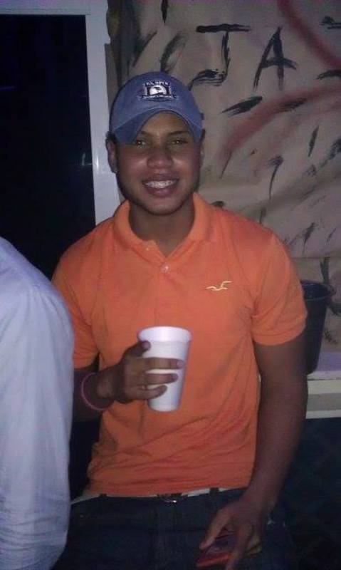 Date this tall Dominican Republic man Joel francisco from La Romana DO18360