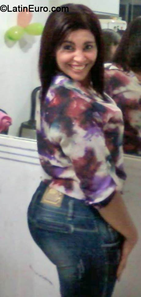 Date this sultry Brazil girl Sidnia from Belo Horizonte BR8623
